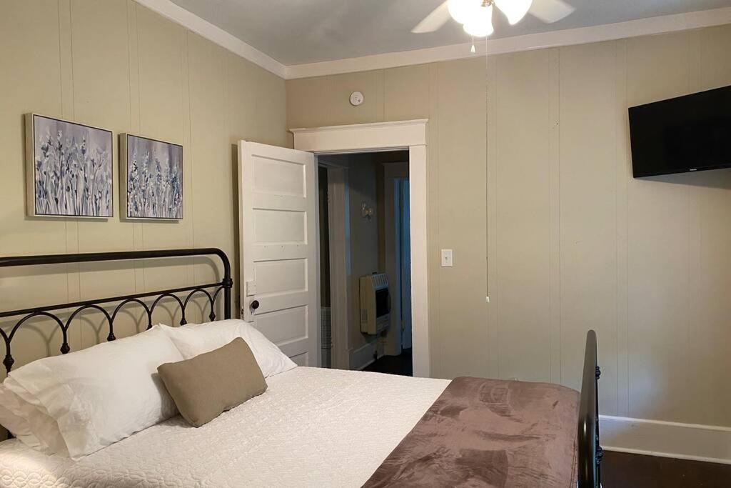 Mill Cottage Tupelo Bagian luar foto